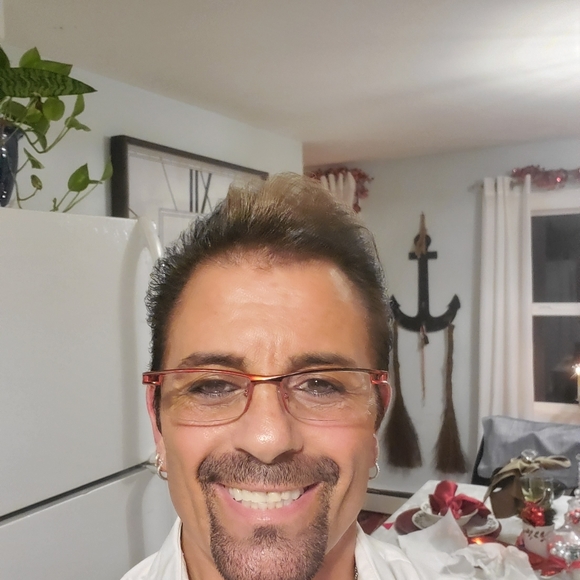 Meet your Posher, Dennis - Picture 14 of 16